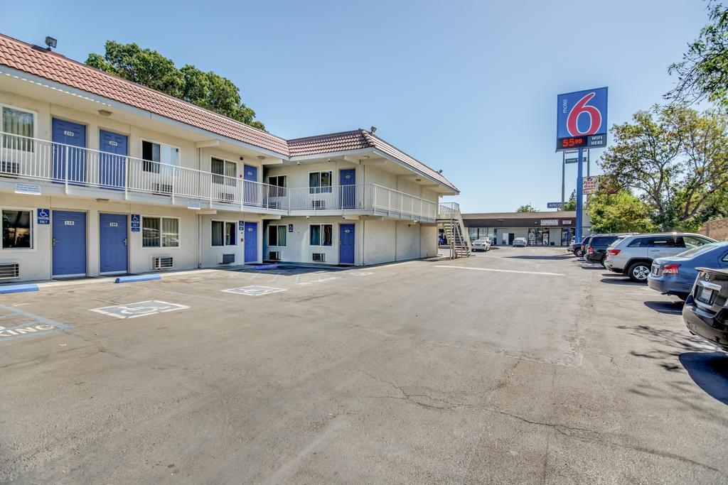 Lincoln Village Motel 6-Stockton, Ca - North מראה חיצוני תמונה